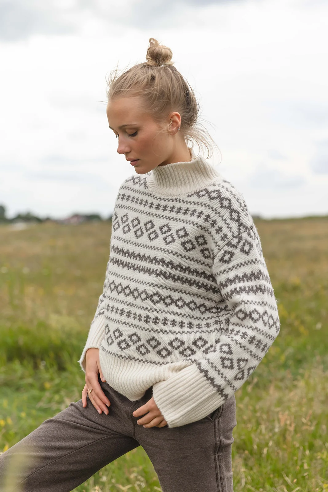 Fe Jaquard Knit - Cream/Light Chocolate - Image 3